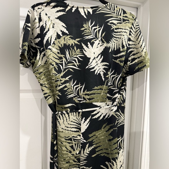 SUBTLE Luxury wrap dress Medium - Picture 5 of 6